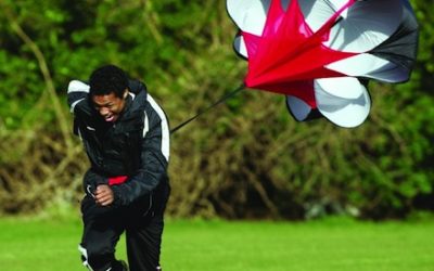 Corre más rápido con un paracaídas