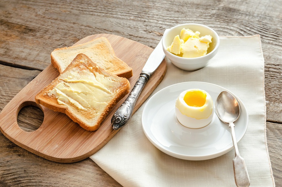 Más grasa y menos carbohidratos para estar más sanos y delgados