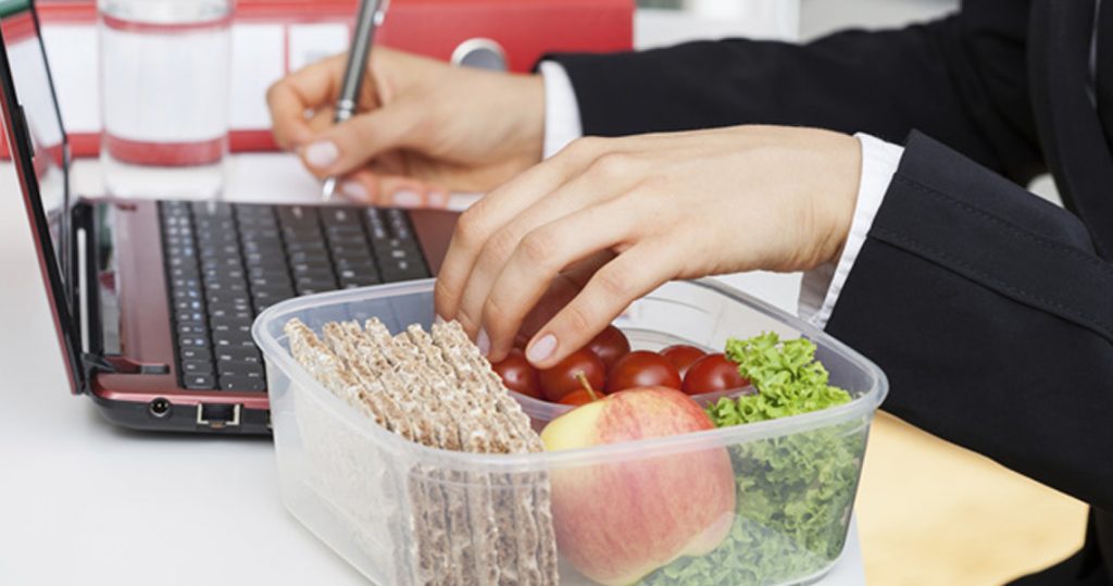 Consultas Transformer: comer en el trabajo, proteínas veganas y cerveza 0,0